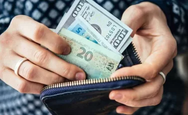 Доллар в Астане продают по 518 тенге: курсы валют в РК на 19 января