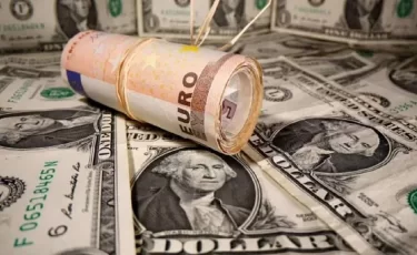 Доллар вниз, евро - вверх: Нацбанк РК обновил курсы валют на 21 января