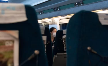 Кому из казахстанцев разрешат бесплатно ездить на поездах с 2026 года