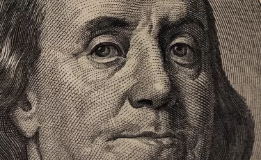 Доллар по 520 тенге не напугал рынок: казахстанцы сократили покупки валюты