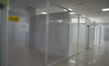 В одном из городов Казахстана массово закрываются магазины и бутики