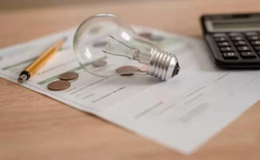 Почему в квитанциях за свет за декабрь оказались завышенные суммы