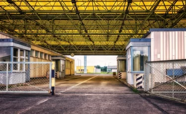 Казахстанцам усложнят въезд в Россию: что изменится для работы и учебы с 2026 года