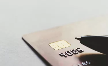 С потерянной карты оплатили покупку: что делать и можно ли вернуть деньги