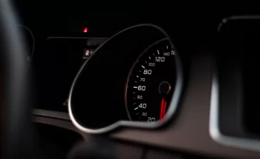 Соседняя с Казахстаном страна вводит штрафы за скручивание пробега автомобилей