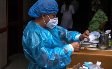 Смертельный вирус Нипах: казахстанцев предупредили об угрозе поездок в Азию