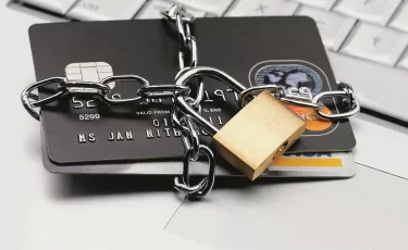 Банк требовал у семьи из Павлодара 26 млн тенге, а ЧСИ арестовал все имущество