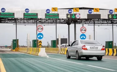В Казахстане временно отменили плату за проезд по 14 платным трассам