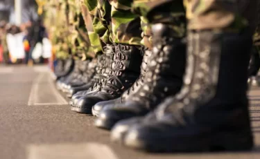 Какие льготы и выплаты предлагает служба по контракту в армии Казахстана