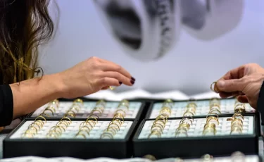 Накануне 14 февраля: обручальные кольца в Казахстане рекордно подорожали