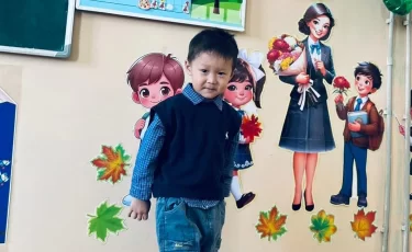 4-летний вундеркинд из Туркестана решает математические задачи за 6 класс