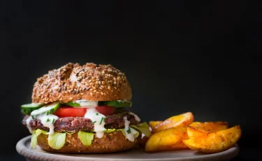 Скандал вокруг Burger King: казахстанцы массово обратились к президенту компании