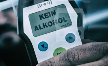 Проверять на алкоголь казахстанцев будут прямо на работе