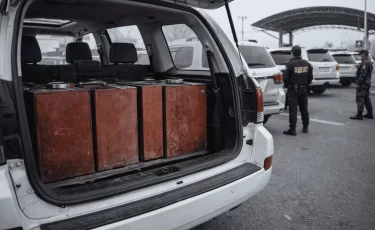 40 джипов-бензовозов с казахстанским топливом накрыли в Кыргызстане