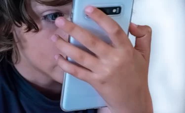 Сменить сотового оператора казахстанцам станет сложнее