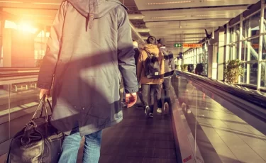 После 18 лет – патент либо выезд: РФ ужесточает правила для детей мигрантов