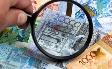 Стало известно, куда казахстанцы вложили 28 трлн тенге