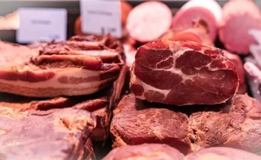 МСХ РК объяснил ограничения на импорт мяса из России