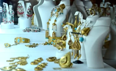 Спрос на ювелирные изделия из Испании и Гонконга растёт в Казахстане