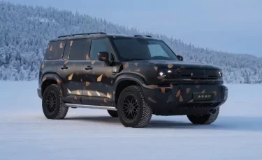 Не Toyota, но тоже «Крузер»: Geely показала новый брутальный внедорожник
