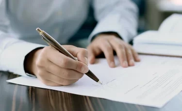 В Казахстане ужесточили контроль договоров ГПХ с марта 2026