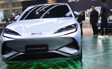 Китай почти подмял рынок электрокаров: что это значит для Казахстана