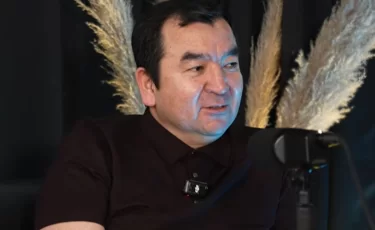 Экс-аким Талгара объяснил, почему работает таксистом