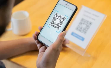 Токаев раскритиковал банки за медленный запуск единого QR