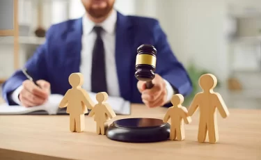 Казахстанка не смогла работать из-за ухода за детьми-инвалидами и пошла в суд