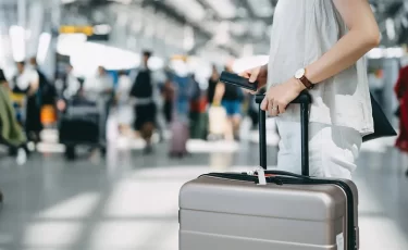 Kaspi запустил для бизнеса покупку авиабилетов со счета компании