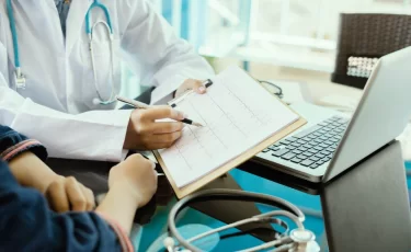 Казахстанцы теряют три оплачиваемых дня: что хотят изменить