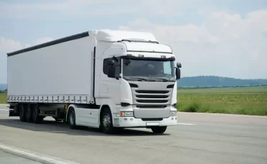 Фурам закрывают дороги: в Казахстане вводят весенние ограничения