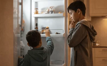 Многодетные семьи в Казахстане недоедают: что показала статистика