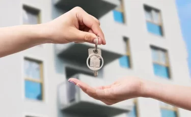 "Ваша очередь подошла": казахстанцев начали обманывать на теме жилья