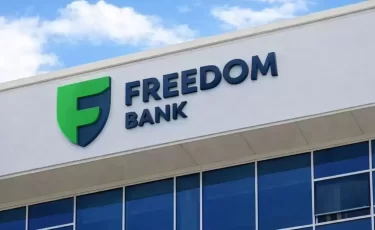 Freedom Bank заблокировал счет казахстанки после перевода 500 тысяч