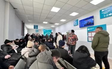 "Почему это нельзя сделать онлайн?": на Отбасы банк пожаловались в Сети