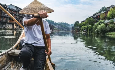 Китай за 100 тысяч: казахстанец показал бюджетный маршрут из Алматы