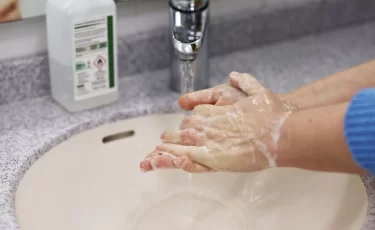 Даже помыться стало дороже: расходы на гигиену выросли в 3,4 раза