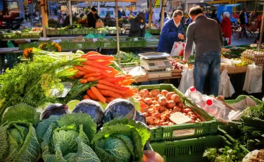В Казахстане массово закрываются торговые точки