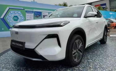 На таком Geely можно уехать из Алматы в Астану и обратно почти без остановок