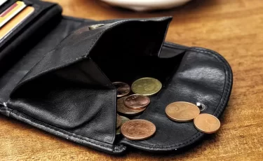 В Казахстане резко растет бедность: кто оказался в зоне риска