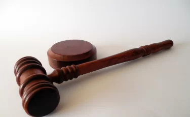 Казахстанцам рассылают фальшивые вызовы в суд: как не попасть в ловушку мошенников