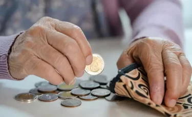 Кто сможет снимать больше: в Казахстане пересматривают порог ЕНПФ