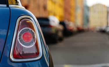 Перекрыл двор в момент ЧП: водителя наказали после смертельного пожара в Астане