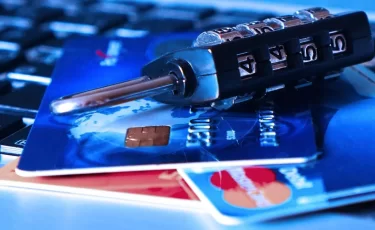 Деньги на счете заблокировали: что нужно делать сразу