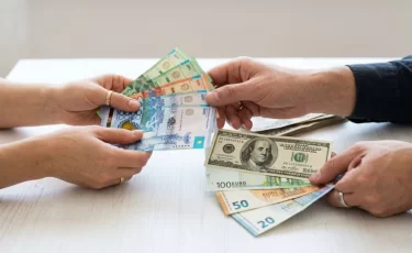 Названы банки с выгодным курсом в Казахстане на 22 апреля