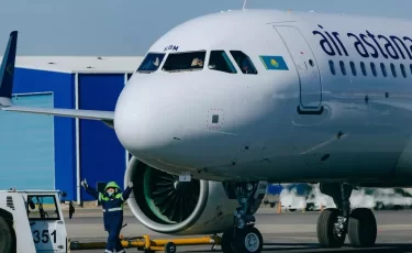 Аналитики охладели к акциям Air Astana: что произошло