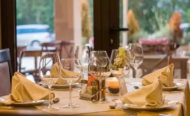 Новые санитарные нормы могут ударить по кафе и столовым - депутаты