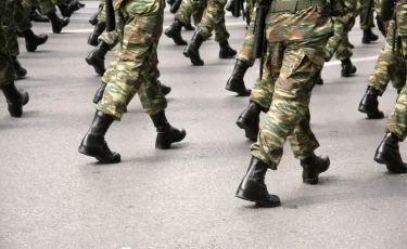 Военным пересчитали выплаты: кому дадут до 425 тысяч тенге