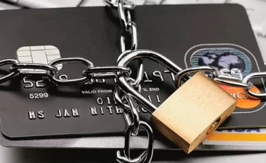 ЧСИ в Казахстане запретят задерживать деньги взыскателей